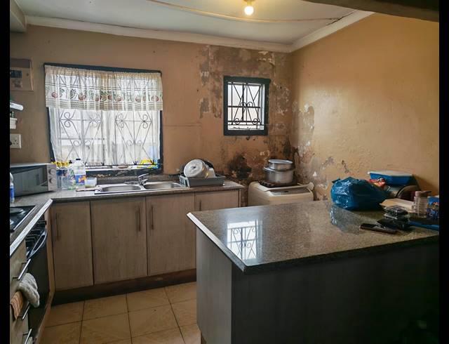 3 BEDROOM HOUSE FOR SALE IN TRENANCE PARK